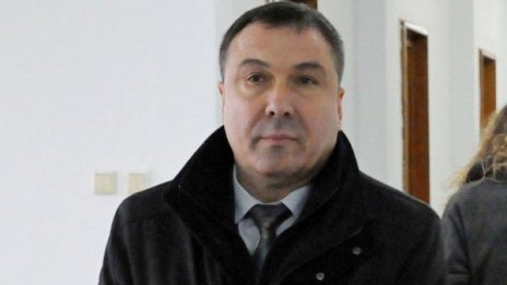 Ще пуснат ли кмета на Несебър, за да положи клетва?
