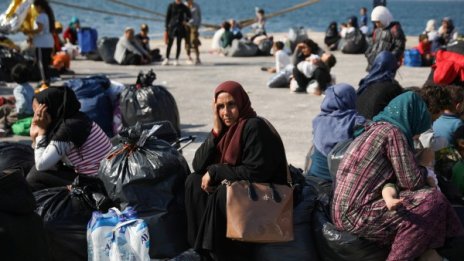 Гърция затяга контрола над мигранти и бежанци