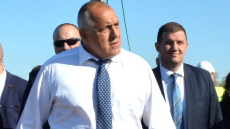 Борисов обеща: Няма да се променят данъците!