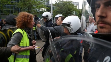 "Жълтите жилетки" на 1 г.: Така и не се сдобиха с ореола на благородни борци