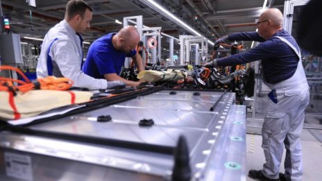 Германия готова да съкрати над 80 хил. работни места