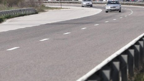 Движението е в една лента в участък АМ "Тракия"