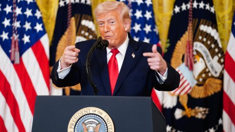 Тръмп за Иран: Гледайте какво ще се случи с тези побъркани негодници днес  