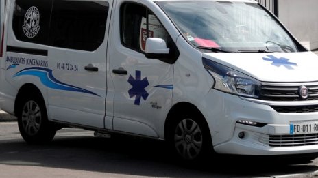 Момиче загина при падане на мост във Франция