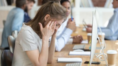 Болни и на работа? Ето какво се случва с тялото ни