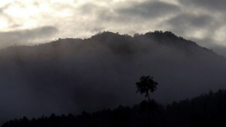 Облаци и валежи, утре нахлува студен въздух 