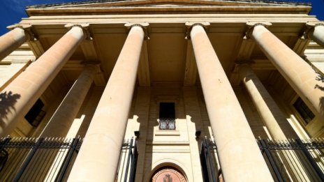 Съд в САЩ: Иран да плати $180 млн. на американски журналист