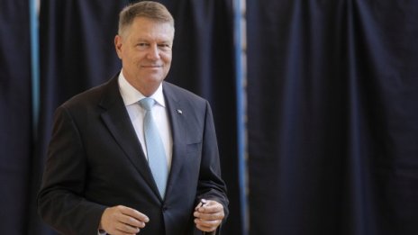 Румъния си преизбра Клаус Йоханис за президент на втори тур
