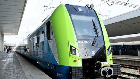 Жена беше блъсната от влак на гара Горна баня