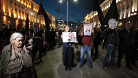 Майките от "Системата ни убива" отново на протест пред НС