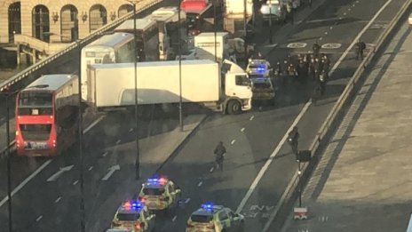 Стрелба на Лондон бридж, полицията отцепи района