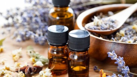 Етерични масла, които намаляват стреса
