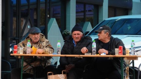 270 000 души без право на глас, 1493 села - без кметове
