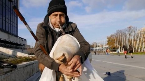 Гайдата е дар от Бога – и в София, и в парижкото метро! 