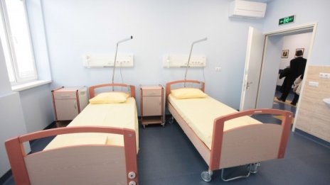Откриха ремонтираната Клиника по онкология в София