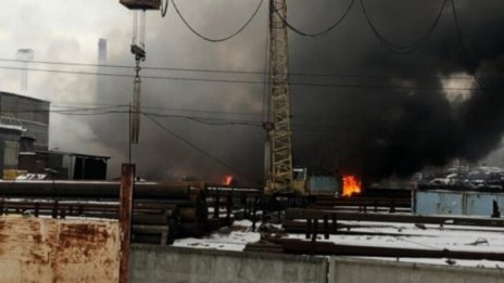 Пожар в Екатеринбург, запали се завод за бои и лакове