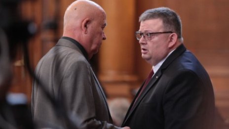 Ръководството на БСП гневно на депутатите си, подкрепили Цацаров