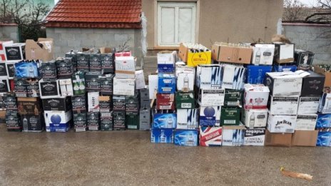 Откриха голямо количество менте алкохол в Плевенско