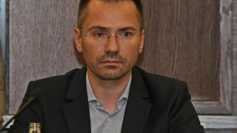 Джамбазки едва ли ще напусне ЕП, от партията: Всеки греши!