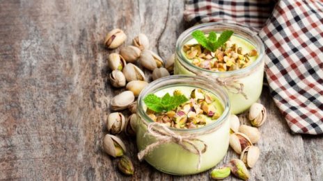 Рецептата Dnes: Панакота с крем от шамфъстък