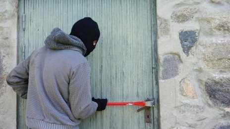 Полицията ще "варди" домовете ни по празниците 