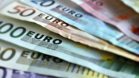 В Берковица задигнаха 9800 евро от дома на мъж
