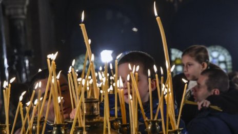 Митрополит Наум: Светлината на Рождество да сгрява душите ни