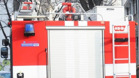 Мъж е загинал при пожар в каравана в Бургас
