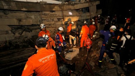 Рухна сграда в Камбоджа, 24 загинали, 23 ранени