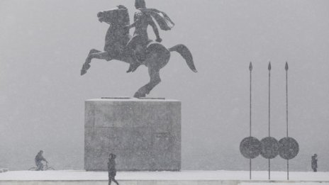 Гърция е скована от сняг и студ
