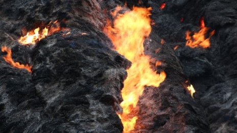 Пожар изпепели покрив и 1000 бали слама на 60 годишен мъж