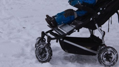 7-месечно бебе в Русия почина, оставено да поспи на -7 градуса 