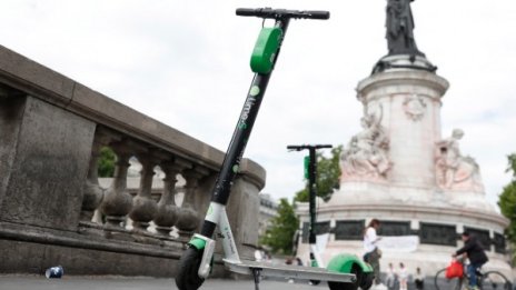 Изтеглят е-скутерите Lime от 12 пазара, съкращават и служители 