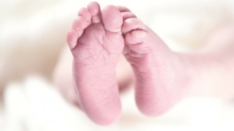 Жена с трансплантирана матка роди момченце