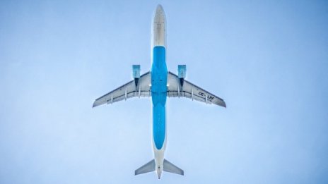Самолет кацна аварийно в Анталия 