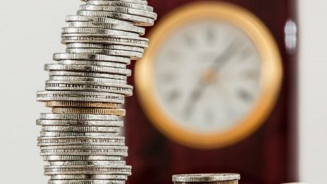 Според звездите: Кои зодии ще имат пари през годината? 
