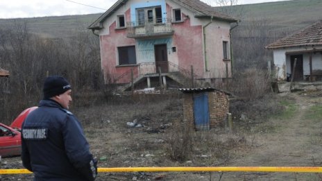 Задържаха двама за жестокото убийство в Галиче
