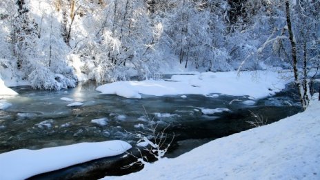 Новата седмица ще започне с повече слънце