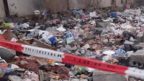 Стотици килограми опасни отпадъци край Луковит