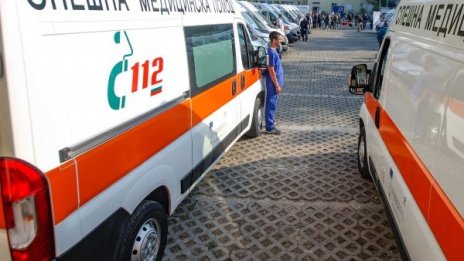 Кола се обърна извън пътя, 40-годишна бере душа