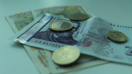 Пенсионерка остави злато и пари, за да й развалят магия 