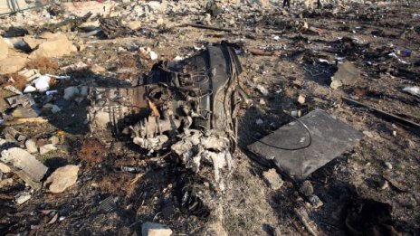 Иран призна: Две ракети са изстреляни срещу самолета
