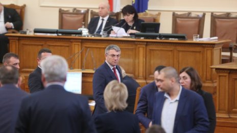 Карадайъ: Държавата е в колапс, както и управлението