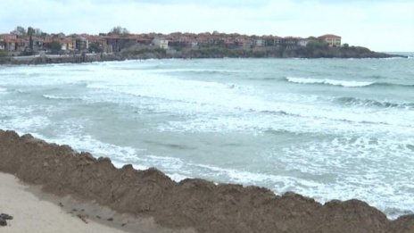 Морето изхвърли тръбата за мръсните води от Созопол 