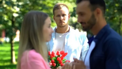 6 знака, че бившият ви все още има чувства към вас