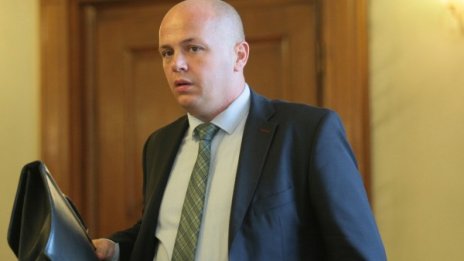 БКП скара ГЕРБ и БСП: Другарите сега били щастливи господа!