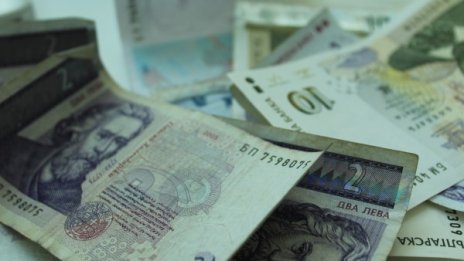 Наложиха 2000 лв. глоба на лекар, взел 100 лв. подкуп