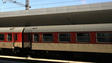Ремонт в Сърбия спира влаковете до границата