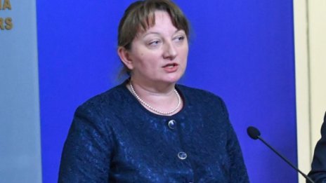 Сачева отсече: Не разделяме деца от семейства!