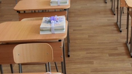 Синдиката на учителите притискал в избора на учебници   